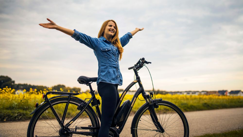 You are currently viewing Eco-Friendly Transportation: The Benefits of Riding an Electric Bike